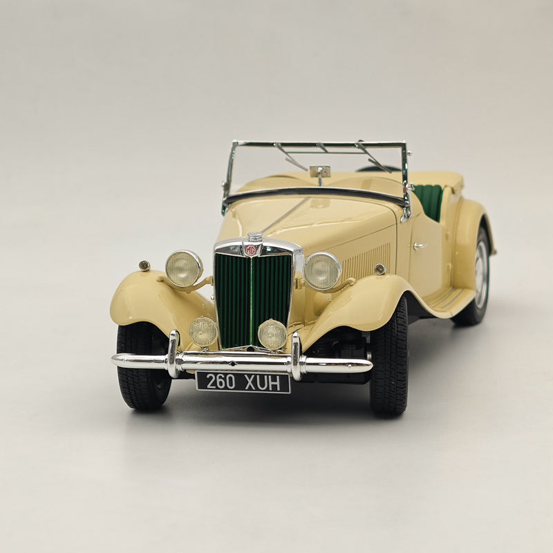 Cult 1/18 Scale MG TD 1953 Convertible CML094-2 Resin Model Car Collection White