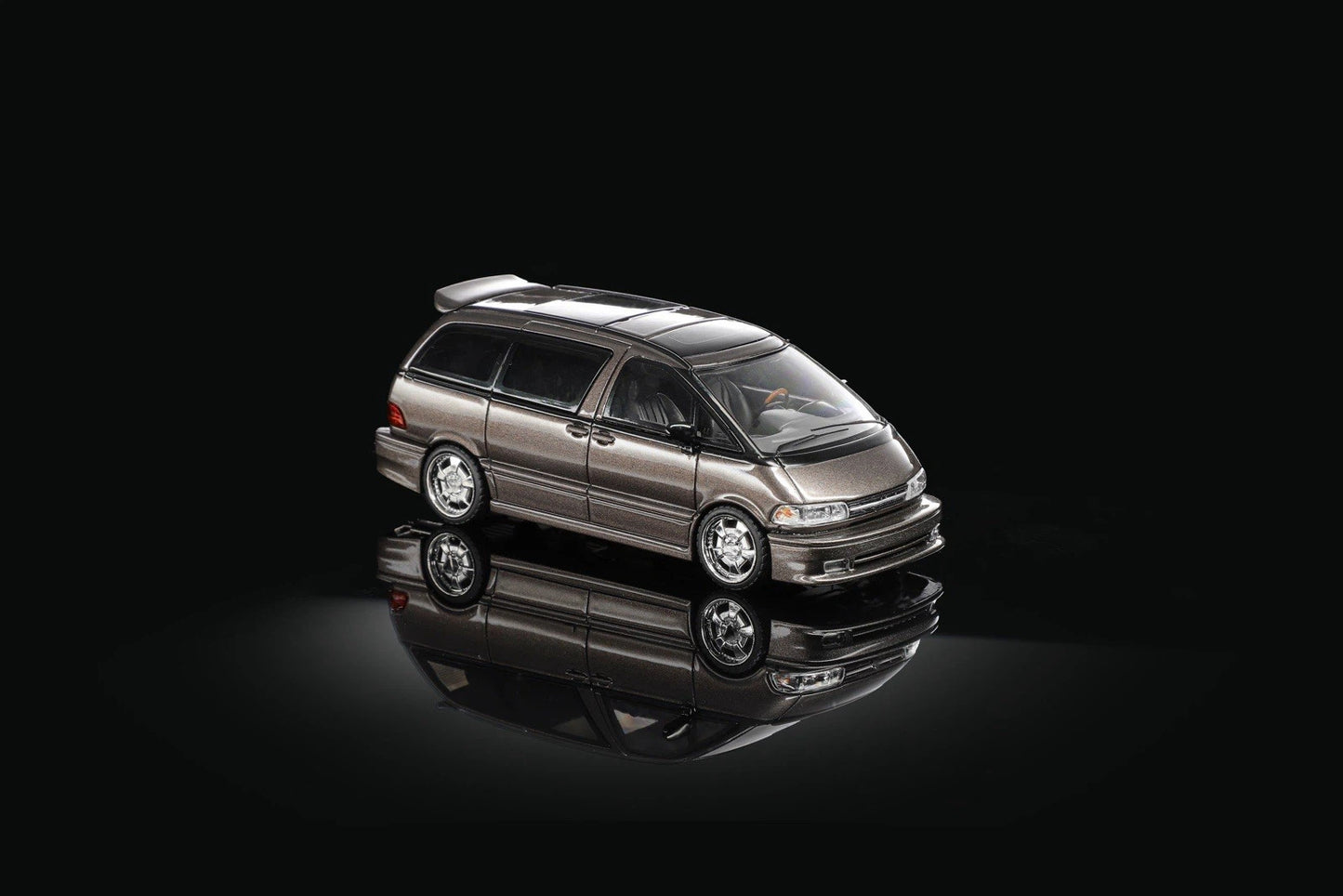 MORTAL 1:64 Classic MPV Previa Van Brown Diecast Toys Model Car Collection Gifts