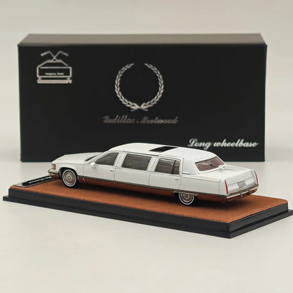 XiaoGuang 1/64 Fleetwood extended edition White Alloy Diecast Models Car Collection