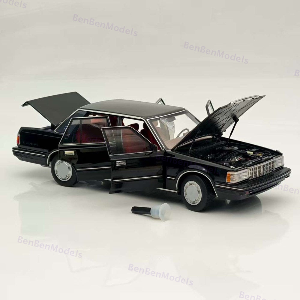 1/18 Toyota Crown Seventh Generation MS122 Black /Red Interior Diecast Model Car