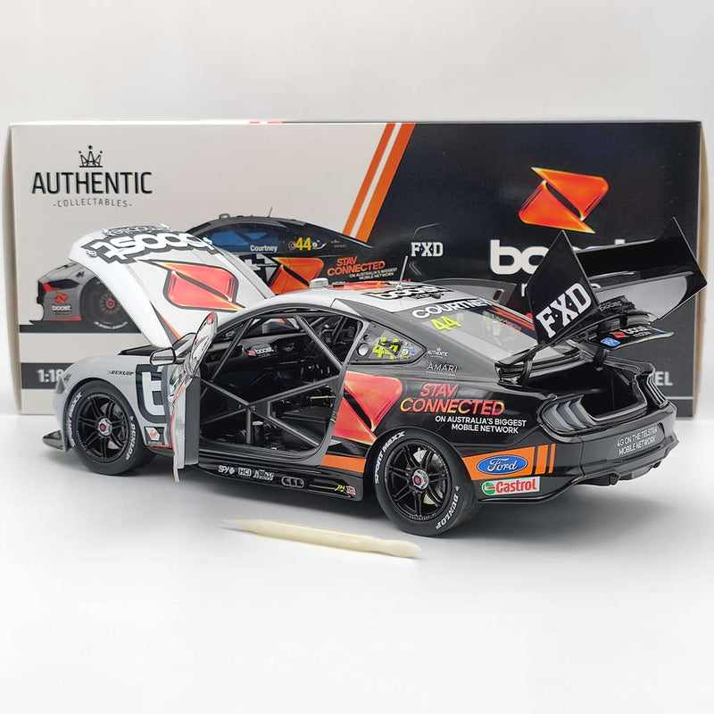 1/18 Authentic Boost Mobile Racing