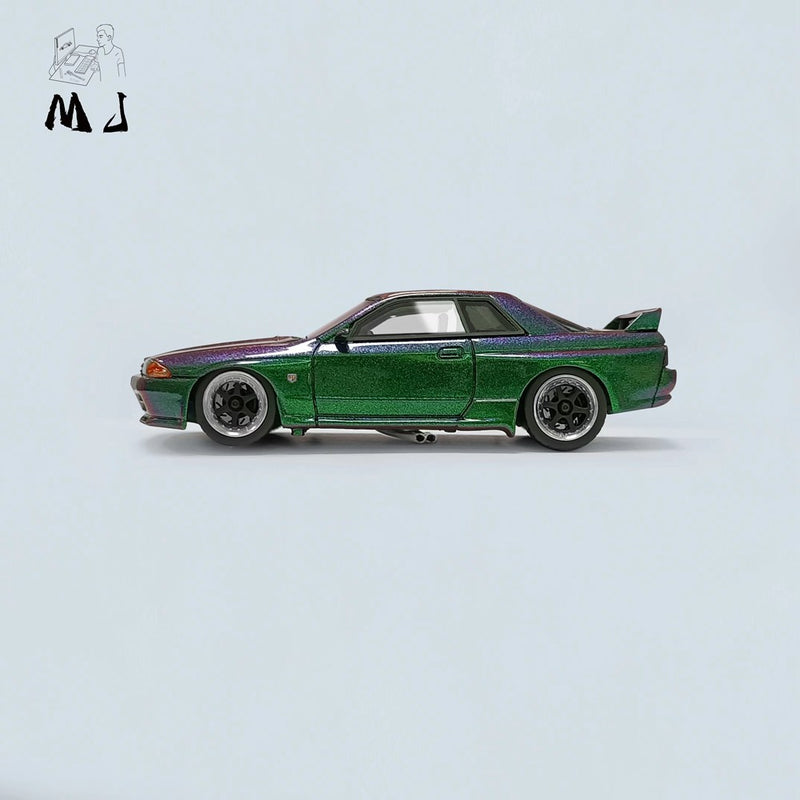 Pre-sale MJ 1:64 Nissan GTR R32 Resin Miniature Models Toys Car Hobby Collection Gifts Chameleon