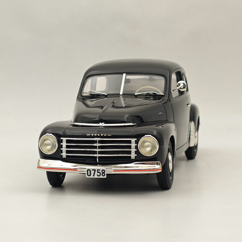 1:18 CULT Volvo PV444 1947 black CML118-1 Resin Model Car Limited Collection