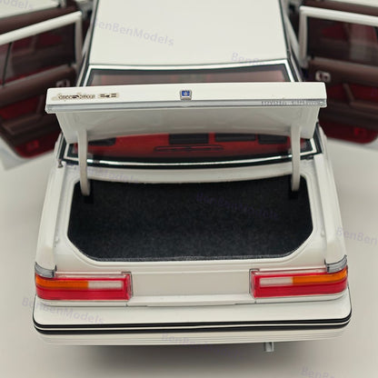 1/18 Toyota Crown MS122 7th gen White Red Interior Alloy Diecast Model Car