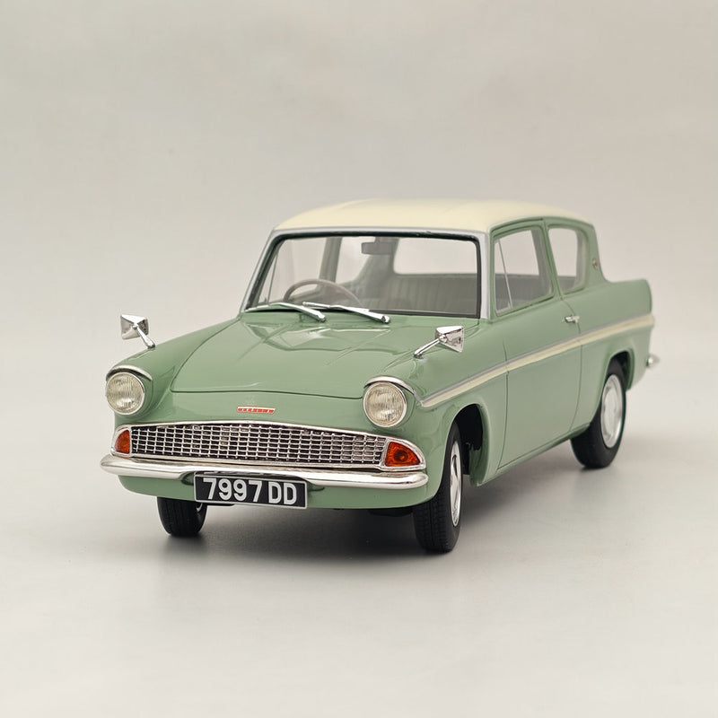 1:18 CULT Ford Anglia 105E 1961 green white CML111-2 Resin Model Car Limited