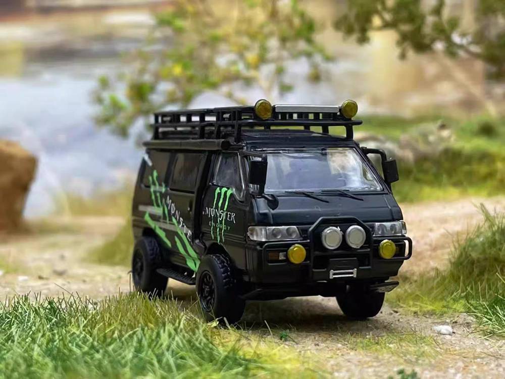 Autobots Models 1:64 for Delica 4X4 Star Wagon Van Diecast Toys Car Miniature Vehicle Hobby Collectible Gifts