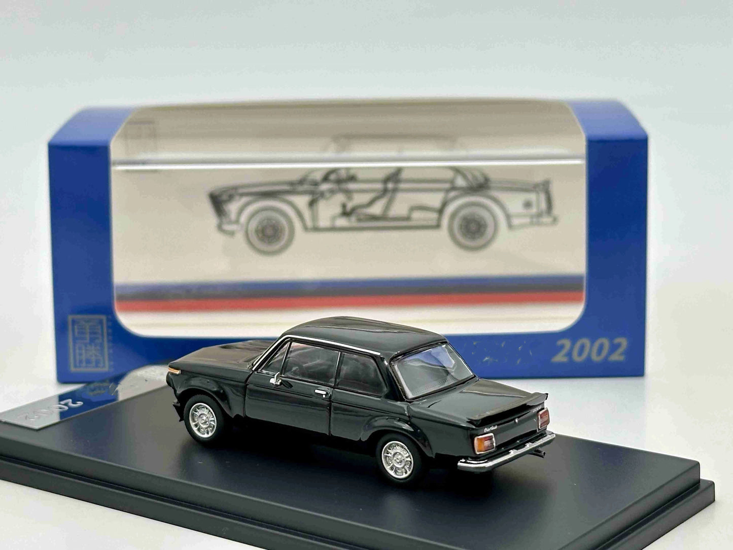 YS 1:64 2002 Turbo Classic Sport Diecast Model Car Limited Edition