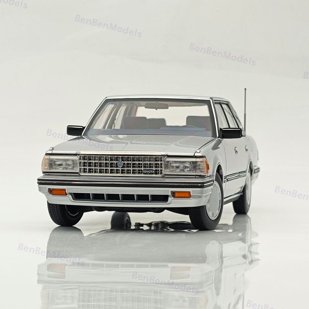 1/18 Toyota Crown Seventh Generation MS122 Silver / Blue Interior Diecast