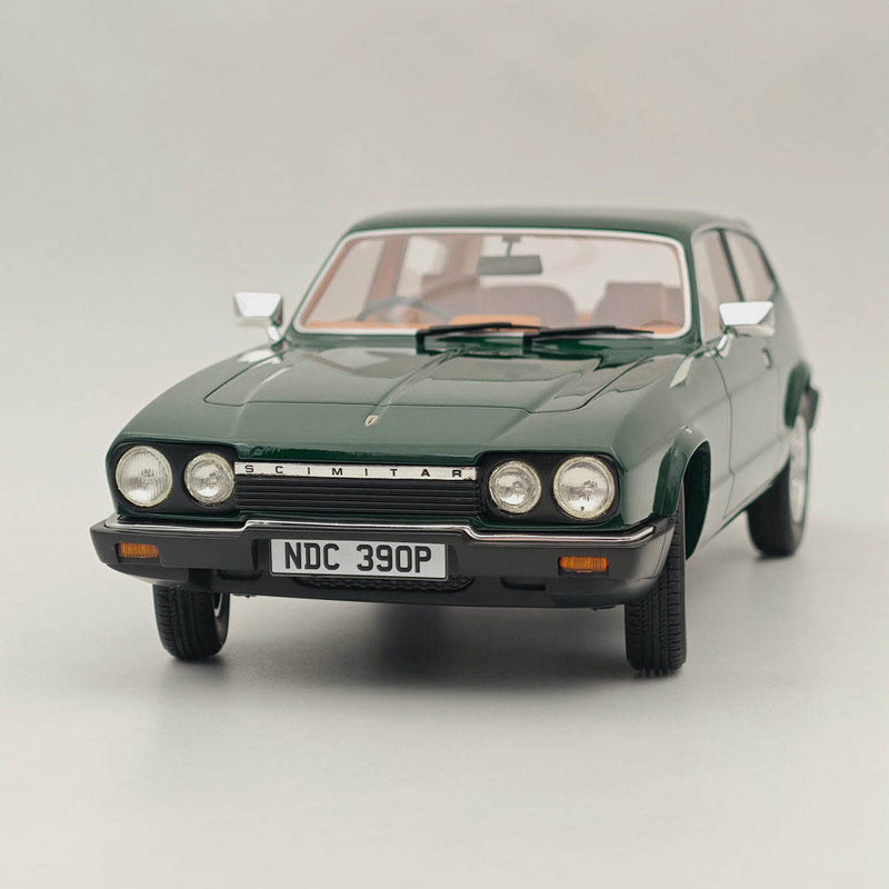 1:18 CULT Reliant Scimitar GTE green 1976 CML135-2 Resin Model Car Limited