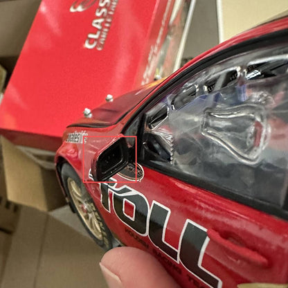 Classic 1:18 James Courtney's 2012 Holden VE Series II Commodore #22 18501 Diecast Collectible Model Used