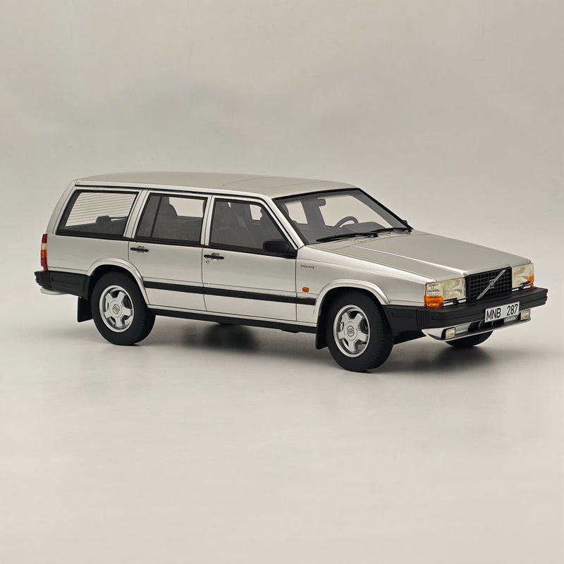 1:18 CULT Volvo 740 Turbo Estate silver metallic CML088-2 Resin Model Car