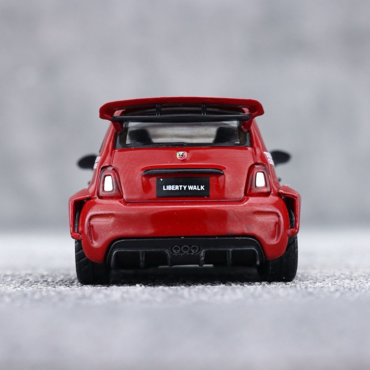 MINI GT 1:64 FIAT Abarth 595 LBWK Miniature de voiture moulée sous pression 963 #49 Cadeaux de collection de course en boîte