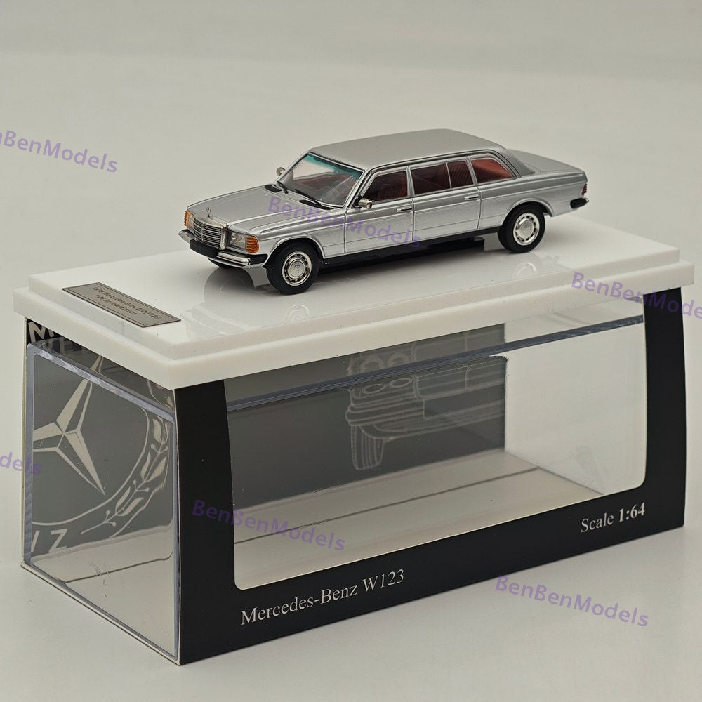1:64 JIYI & GOC 1976 V123 Extended Limousine Diecast Metal Car
