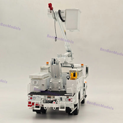 1:34 FIRST INTERNA TIONAL DURASTAR UTILTY BUCKET TRUCK White 10-3901 DIECAST