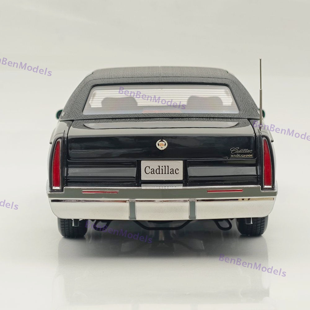 1:18 GM Cadillac 1993 Fleetwood Sedan Black / Blue Interio Diecast Model Edition