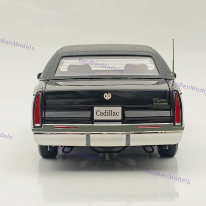 1:18 GM Cadillac 1993 Fleetwood Sedan Black / Blue Interio Diecast Model Edition