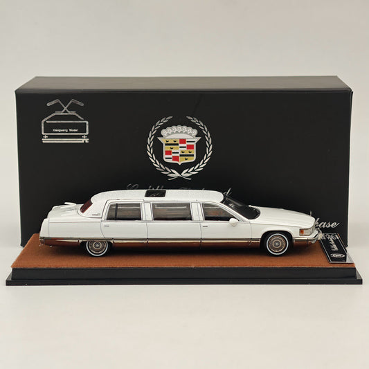 XiaoGuang 1/64 Fleetwood extended edition White Alloy Diecast Models Car Collection