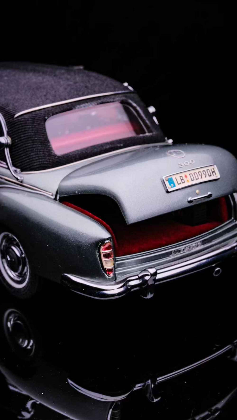 Pre-sale Seeker 1:64 Mercedes Benz 300D Convertible Soft Top Alloy Car Model Collection Diecast Toys Car Miniature Hobby Gifts