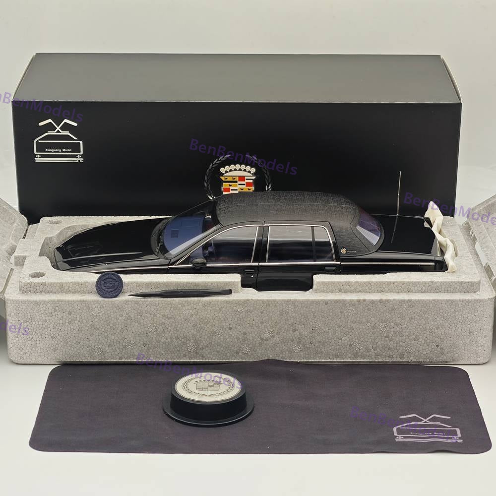 1:18 GM Cadillac 1993 Fleetwood Sedan Black / Blue Interio Diecast Model Edition