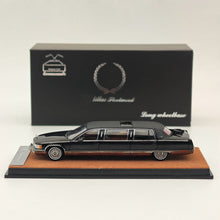 XiaoGuang 1:64 Scale Fleetwood Limousine Diecast Car Model Limited Edition Collection