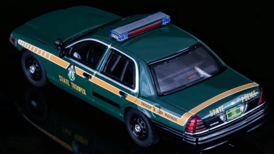 Rollin 1:64 Vermont State Police Ford Crown Victoria Alloy Toys Car Model Collectible Gifts
