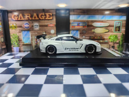 LMLF 1:64 Nissan GTR35 Rocket Bunny Miniature Diecast Toys Car Models Miniature Hobby Collection Gifts White
