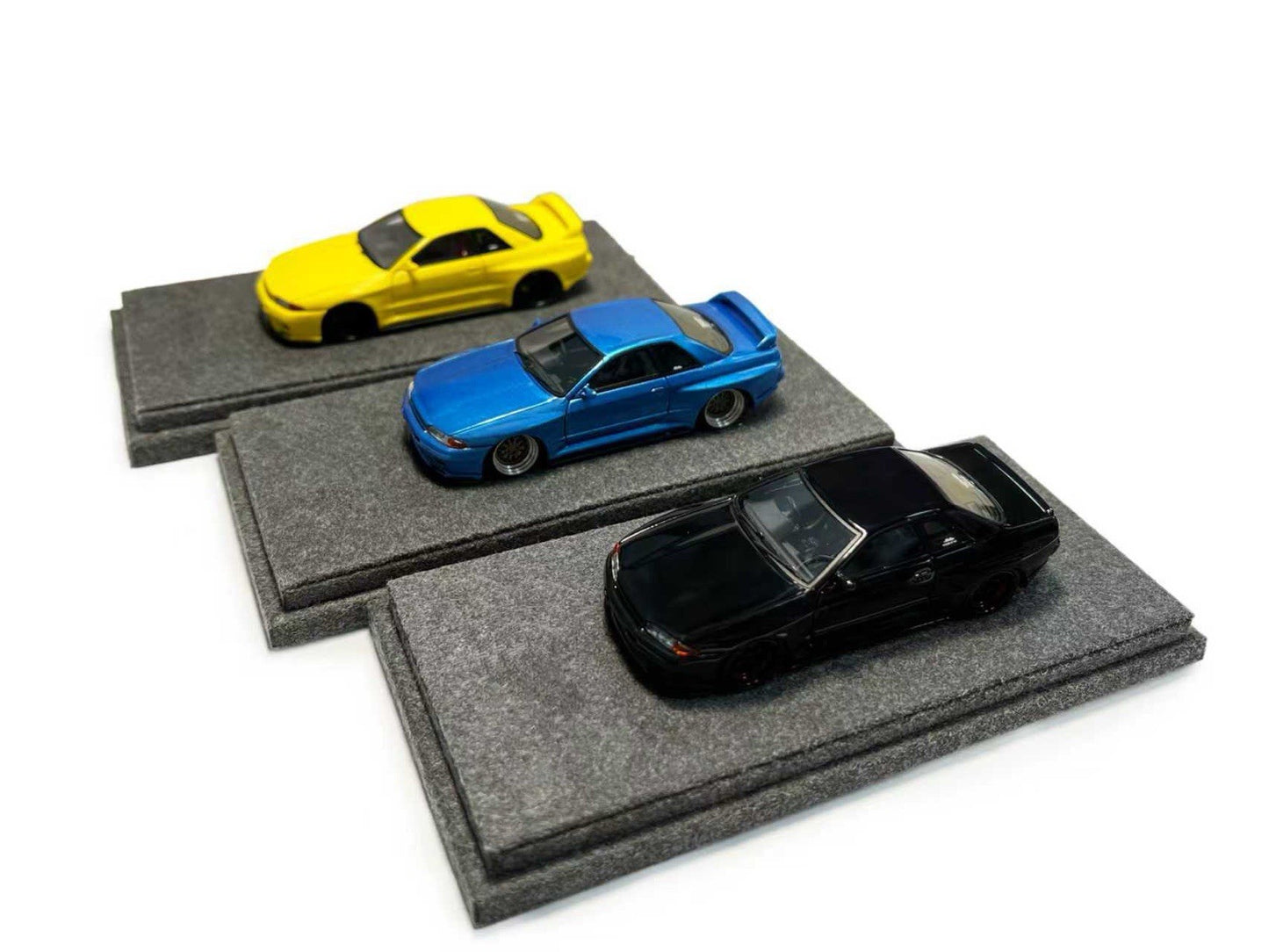 Guihu 1:64 R32 Widebody Resin Collectible Model Car, Limited Edition, with Flocking Base, 14+, for Adult Collection