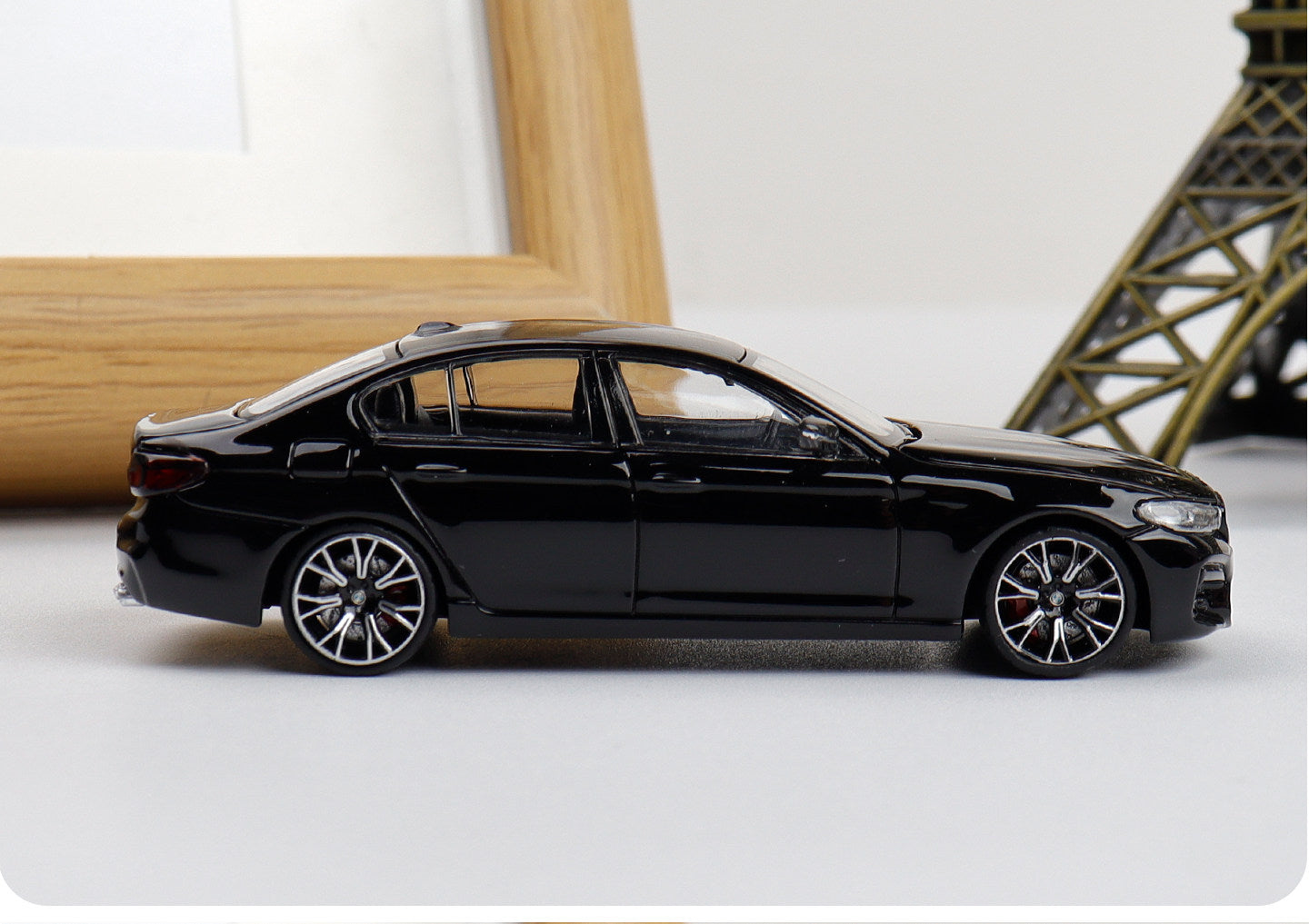 HM 1:64 Scale M5 F90 Four-Door Coupe Die-Cast Toys Car Model Collection 5 Series