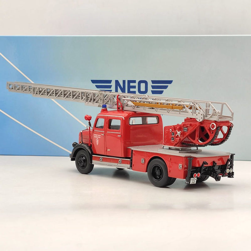 NEO SCALE MODELS 1:43 1959 Mercedes-Benz LF3500 D125 Ladder Fire Engine NEO46240