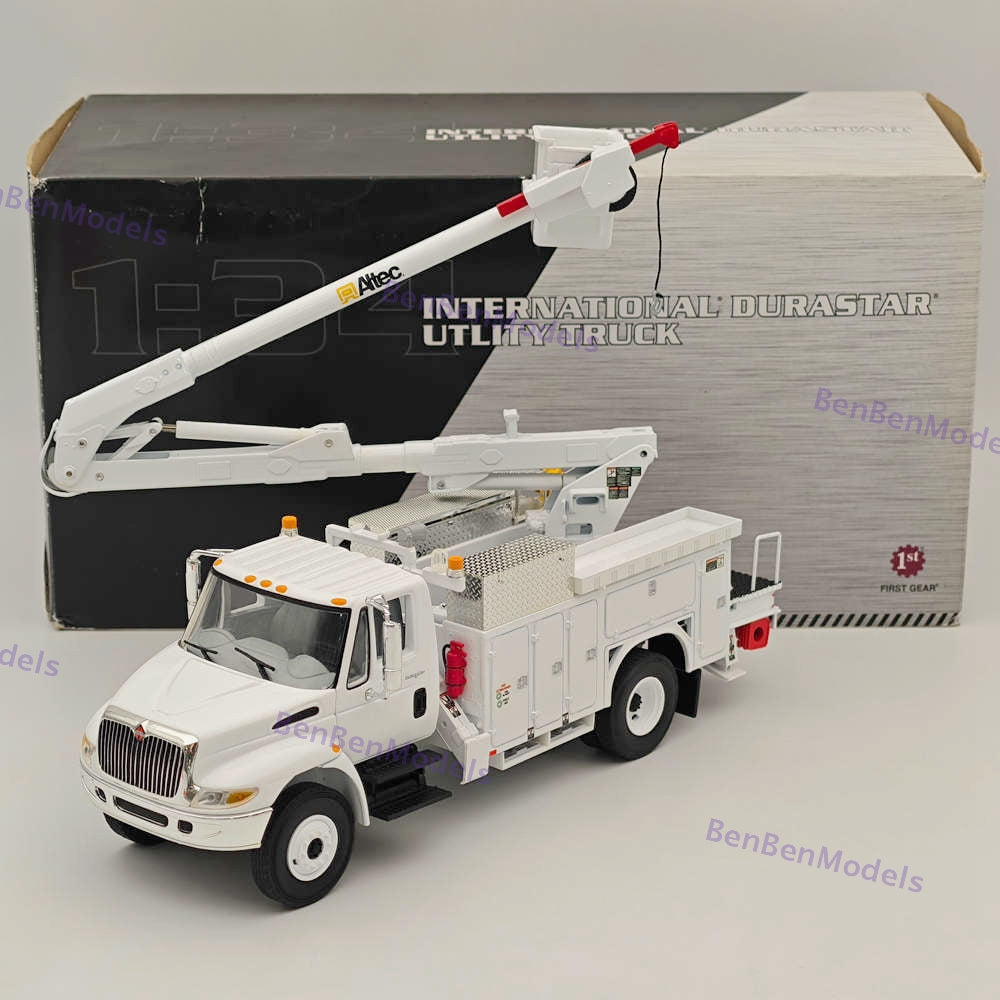 1:34 FIRST INTERNA TIONAL DURASTAR UTILTY BUCKET TRUCK White 10-3901 DIECAST