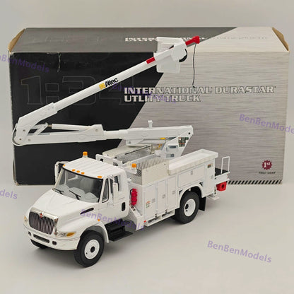 1:34 FIRST INTERNA TIONAL DURASTAR UTILTY BUCKET TRUCK White 10-3901 DIECAST
