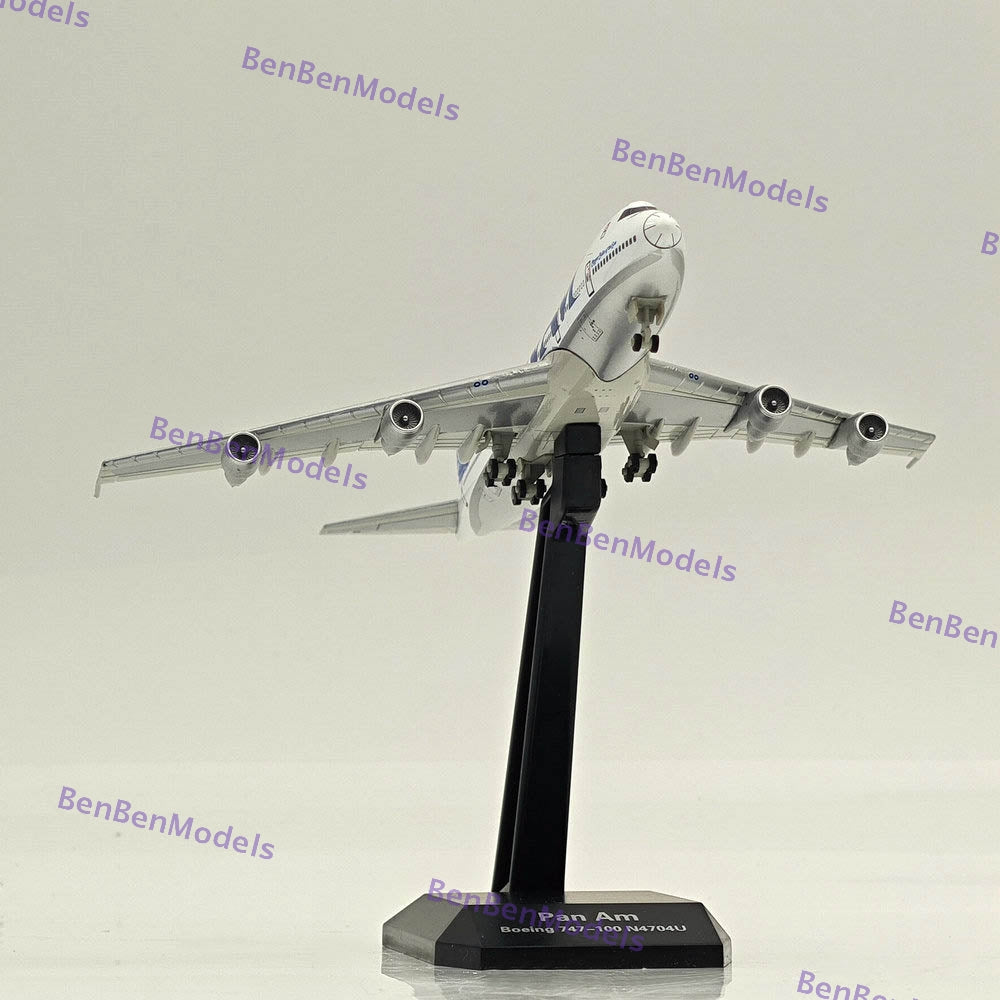 1:400 RM Pan Am Boeing 747-100 N4704U Passenger Airplane Diecast Model