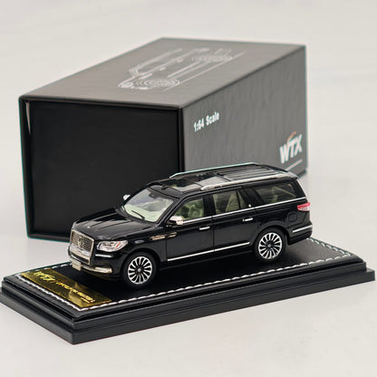 1:64 Navigator L SUV Model, Retractable Step Suspension Steering White/Black WTX
