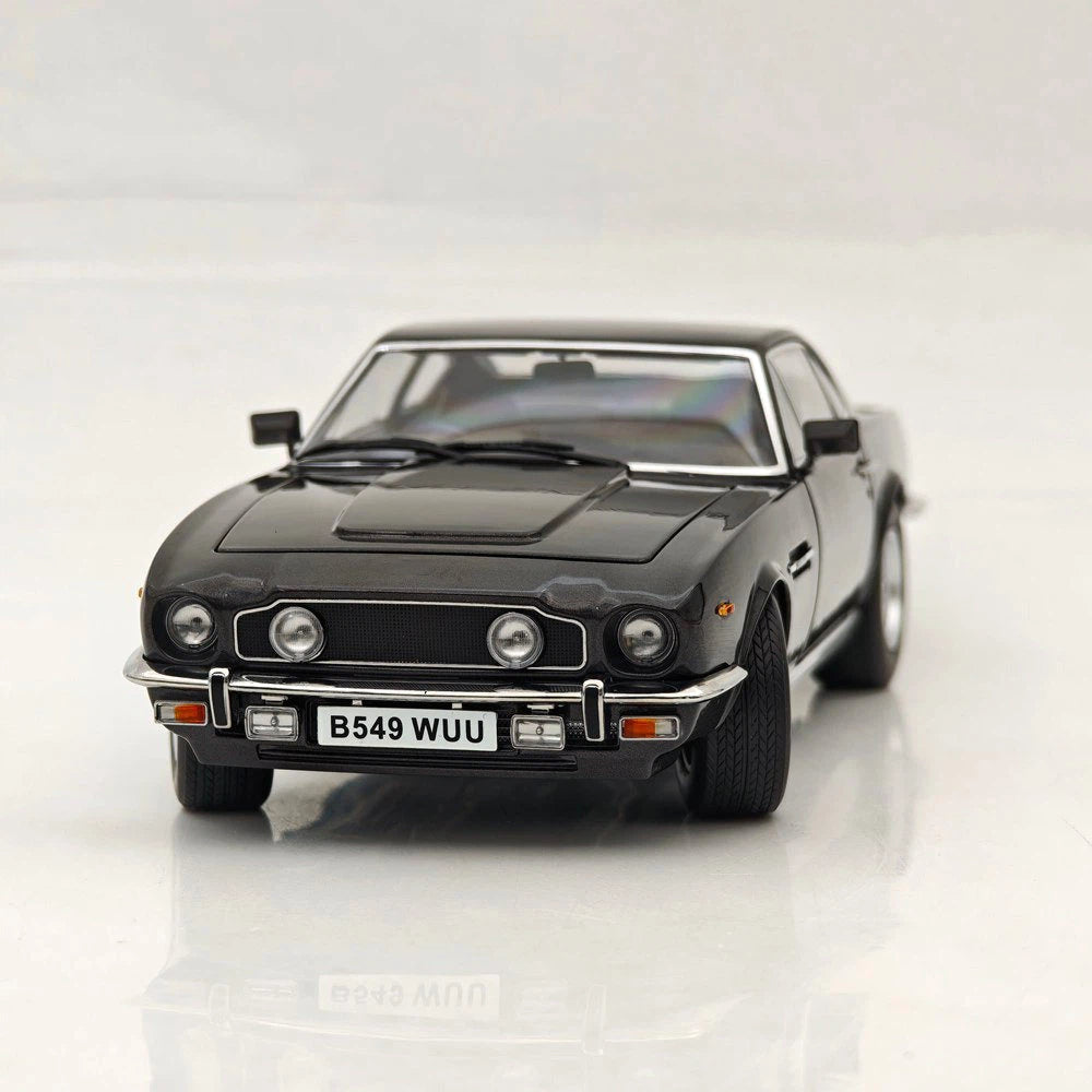 Xiaoguang 1/18 V8 Vantage 007 Movie Edition Metal Diecast Model Car Limited Collection Gifts Display