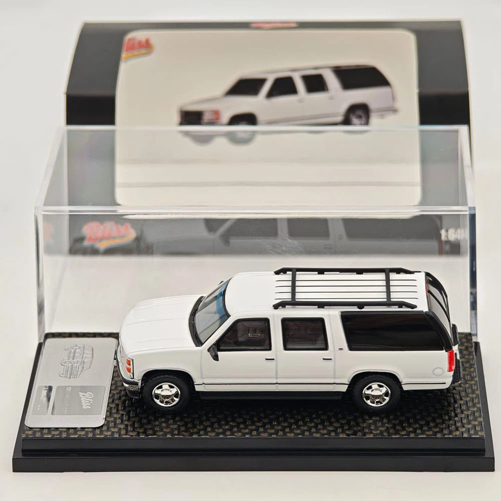 Bliss 1:64 Suburban GMT400 SUV Modèle réduit de voiture moulée sous pression blanc/noir modèle sport