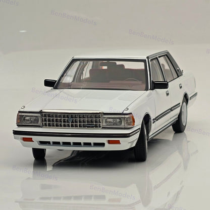 1/18 Toyota Crown MS122 7th gen White Red Interior Alloy Diecast Model Car