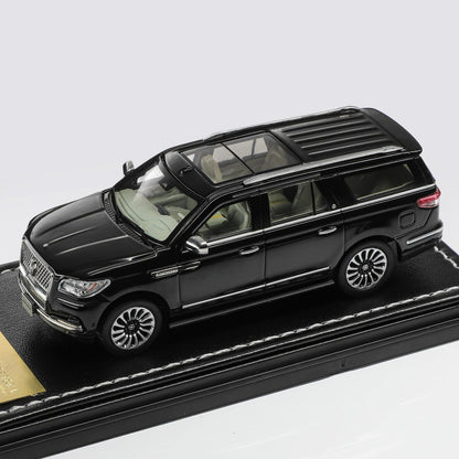 WTX 1:64 Navigator L SUV Model, Retractable Step Suspension Steering Gifts Black