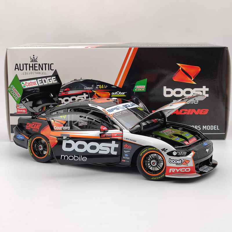 1/18 Authentic Boost Mobile Racing