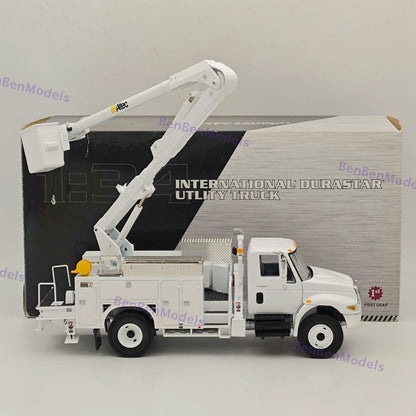 1:34 FIRST INTERNA TIONAL DURASTAR UTILTY BUCKET TRUCK White 10-3901 DIECAST