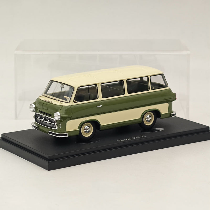 1/43 AutoCult Skoda 979-II Minibus Cz Beige/Green Model Car Limited