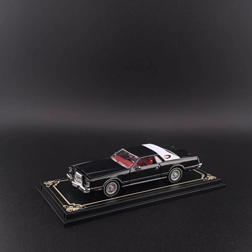 Fine Works 64 1/64 Continental 1979 lowrider alloy car model with front and rear covers that can be opened