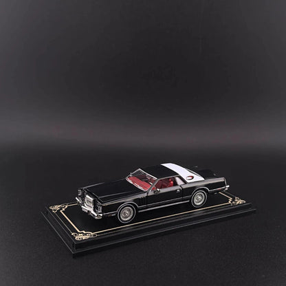 Fine Works 64 1/64 Continental 1979 lowrider alloy car model with front and rear covers that can be opened