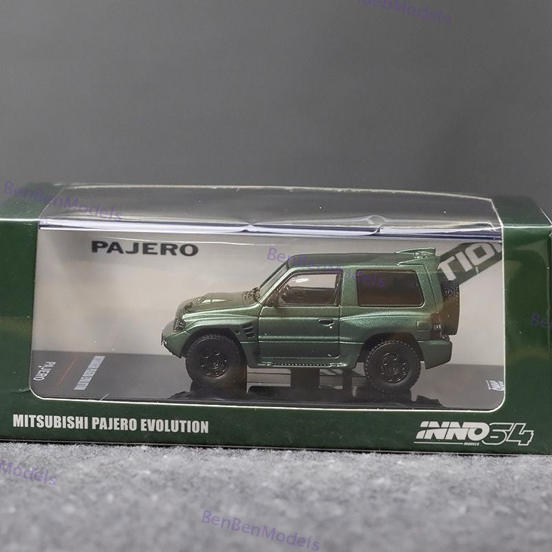 INNO 1:64 Mitsubishi Pajero EVOLUTION Green Collectible Diecast Toys Car Replica
