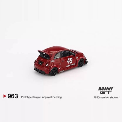 MINI GT 1:64 FIAT Abarth 595 LBWK Miniature de voiture moulée sous pression 963 #49 Cadeaux de collection de course en boîte