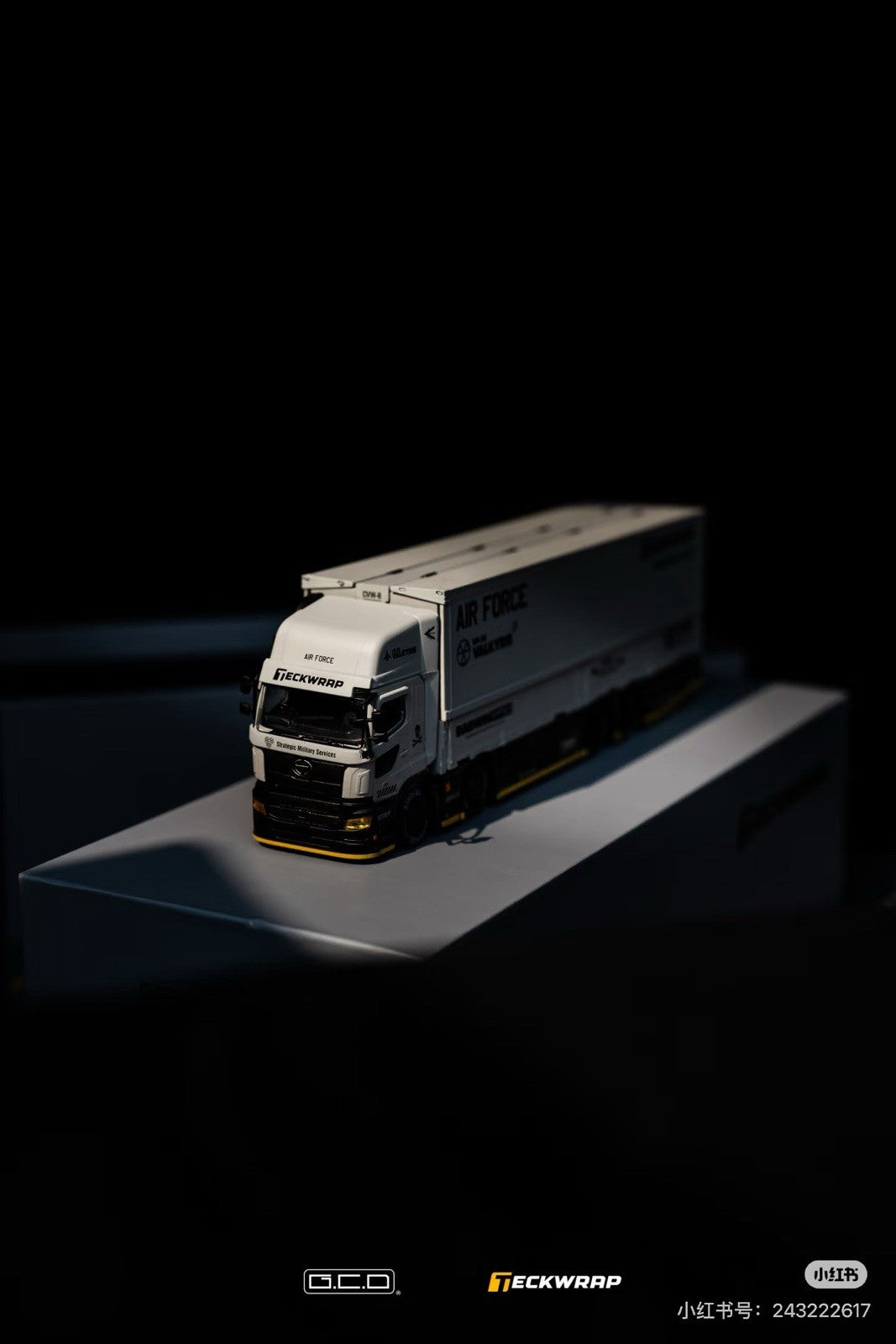 1/64 GCD Hino 700 Enclosed Transporter DarwinPro TeckWrap HEC 2026 Diecast Toys Car Model Gifts