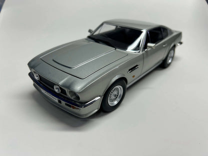 Xiaoguang 1/18 V8 Vantage 007 Movie Edition Metal Diecast Model Car Limited Collection Gifts Display