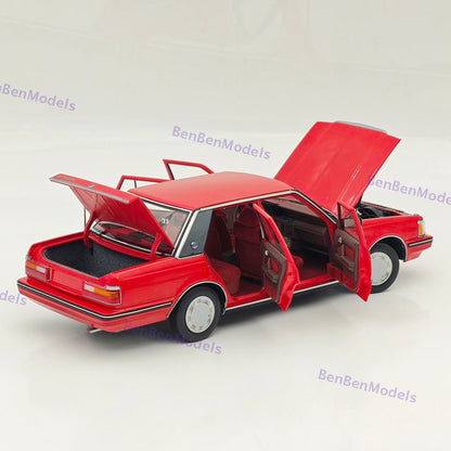 1/18 Toyota Crown Seventh Generation MS122 Red / red Interior Diecast Model