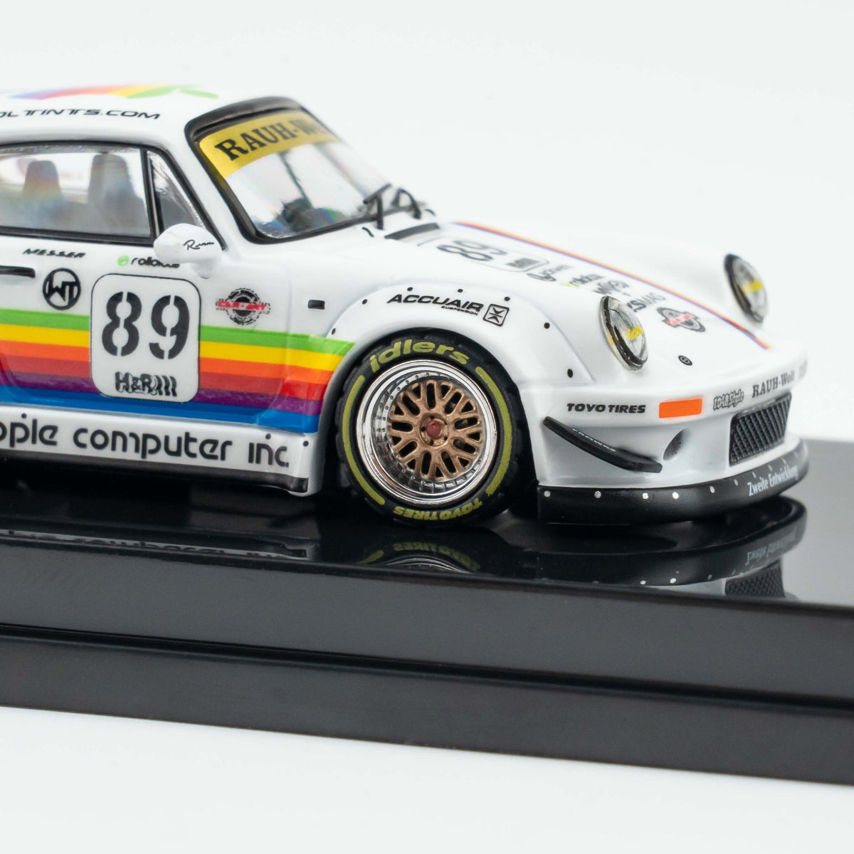 INNO 1:64 RWB 930 #89 White Apple Livery Wide-body Modification Alloy Model Car