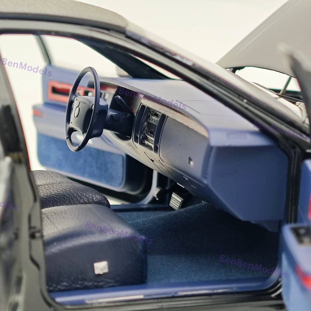 1:18 GM Cadillac 1993 Fleetwood Sedan Black / Blue Interio Diecast Model Edition