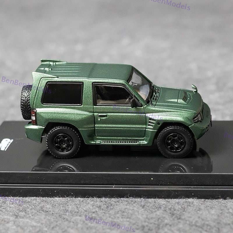 INNO 1:64 Mitsubishi Pajero EVOLUTION Green Collectible Diecast Toys Car Replica